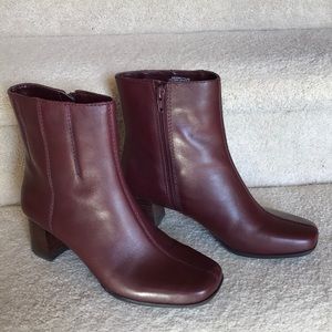 Nine West boots size 6